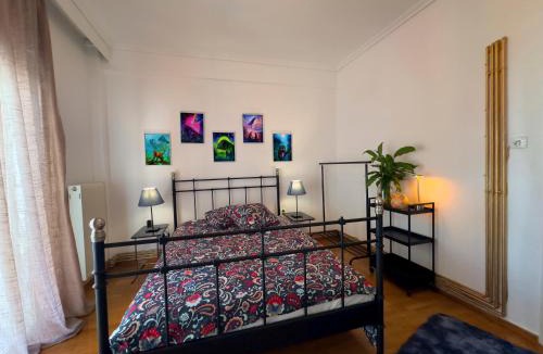 Kalamaria Apartment | Spacious Artistic Flat With Private Parking