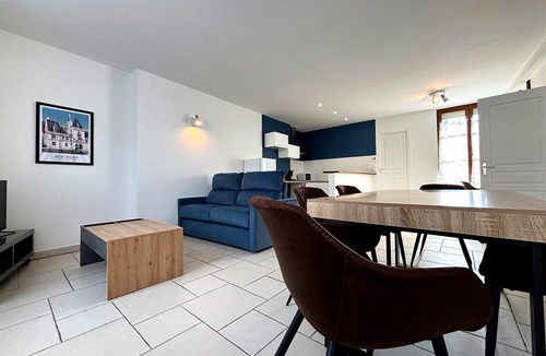 Bourges Apartment | Spacious Attic Apartment