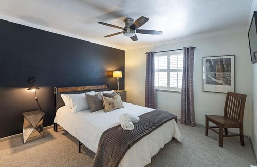 Waller Creek District Apartment | Spacious Austin Loft 4BR Sleeps 12