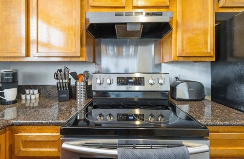 Waller Creek District Apartment | Spacious Austin Loft: 4BR, Sleeps 12, Central