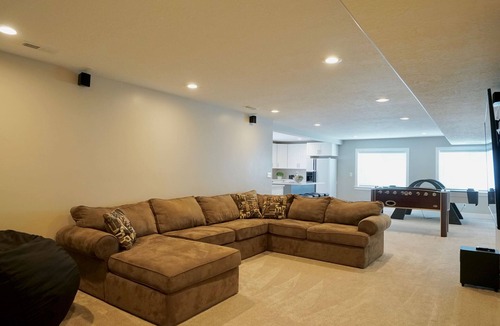Saratoga Springs Apartment | Spacious Basement Apartment with separate entrance