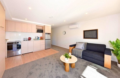 Christchurch City Centre Villa | Spacious Bath Street Two Bedroom Retreat