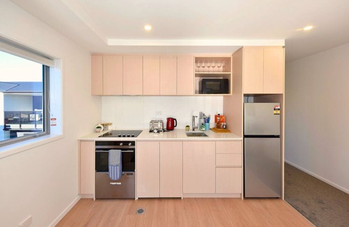 Christchurch City Centre Villa | Spacious Bath Street Two Bedroom Retreat