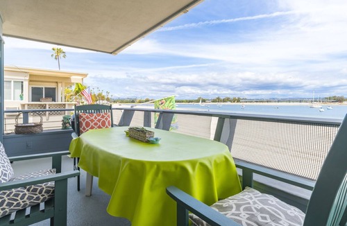 South Mission Beach Condo | Spacious Bay Front Penthouse - Large 3-Bed/3-Bath, 2100 Sq Ft