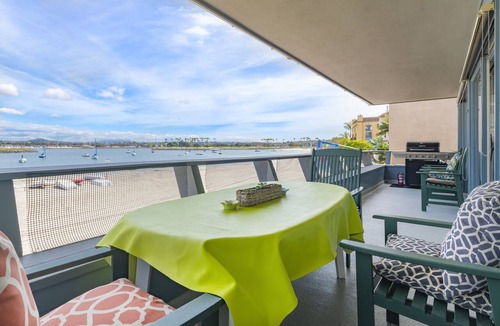 South Mission Beach Condo | Spacious Bay Front Penthouse - Large 3-Bed/3-Bath, 2100 Sq Ft
