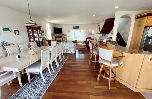 Cape May Court House House | Spacious bayfront home in Avalon Manor with spectacular 360 degree views of the wetlands and inlet from the roof top deck.