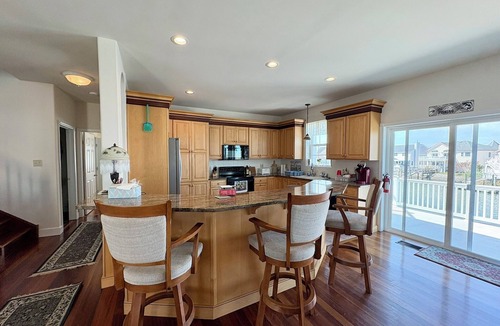 Cape May Court House House | Spacious bayfront home in Avalon Manor with spectacular 360 degree views of the wetlands and inlet from the roof top deck.