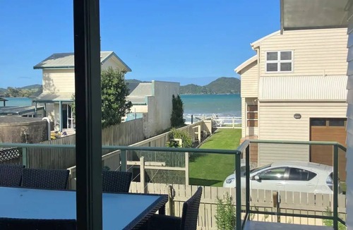 Oakura House | Spacious Beach House