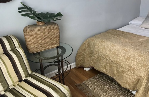 Belmont Shore Apartment | Spacious Beach Retreat