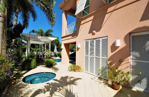 The Shores House | Spacious Beach House with Pools, Hot-Tub and Tennis Court in South Padre Island, Texas