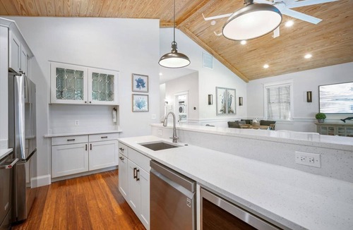Holmes Beach House | Spacious Beachfront Home in Holmes Beach on Anna Maria Island! Swell Life