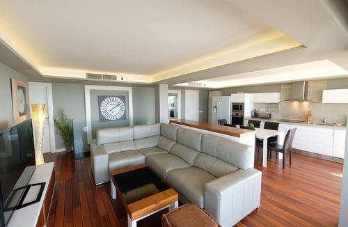Salou Apartment | Spacious Beachfront Duplex for 12
