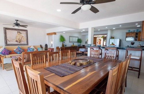 Akumal Villa | Spacious Beachfront Living on Akumal Bay