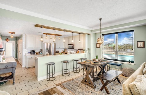 Mexico Beach Condo | Spacious Beachfront Condo | 3 Suites & Pool