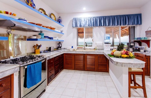 Soliman Bay Villa | Spacious Beachside Villa with Gourmet Cook, Pool, WiFi – Large Sandy Clean Beach