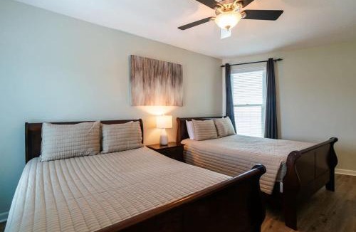 Gulfport House | Spacious Beachview End Unit in Legacy Tower 2 -1101 - 3 bedroom 3 bath condo