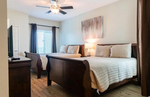 Gulfport House | Spacious Beachview End Unit in Legacy Tower 2 -1101 - 3 bedroom 3 bath condo