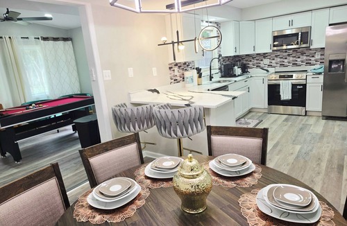 Severn House | Spacious & beautiful 4-bedroom in a peaceful Severn, close to DC & Baltimore