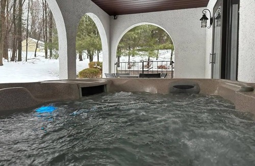 Monroe Villa | Spacious + beautiful 5-bedroom Mediterranean Villa in Monroe, NY.