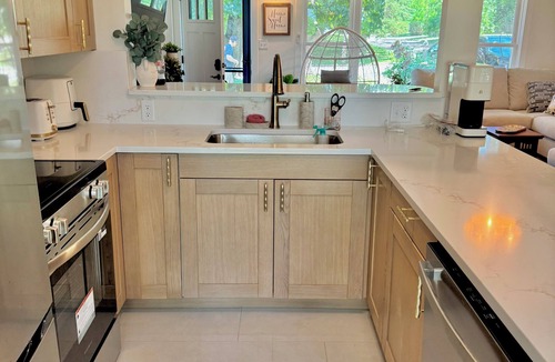 Oakdale House | Spacious, beautiful 5 Bed, 2.5 Bath modern house in Saint Paul for extended stay