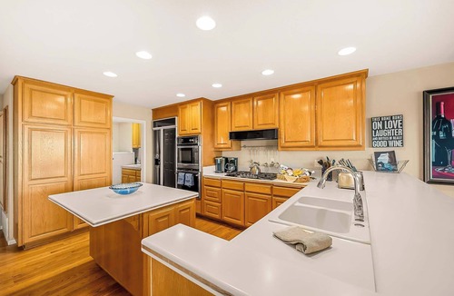 Roseville - Fleet Ridge House | Spacious Beautiful Home with Stunning Bay Views!