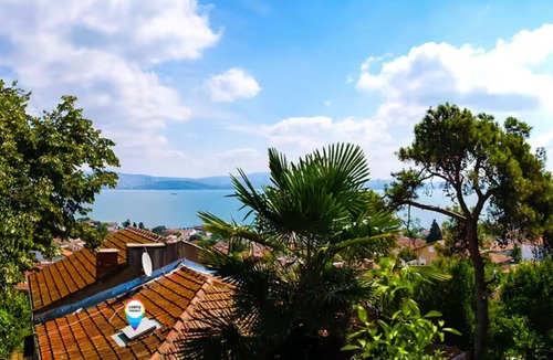Adalar House | Spacious Bohemian Triplex with 180° Sea Views