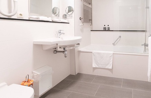 Bosschenhoofd Hotel | Spacious Bosschenhoofd Stay | Outdoor adventure, Cityscape | 2 Units
