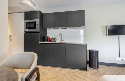 Slotervaart Apartment | Spacious boutique studio-apt near city center!