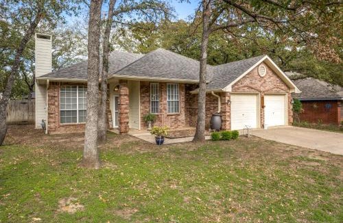 Denton House | Spacious Brick House 3BR 2BA A+