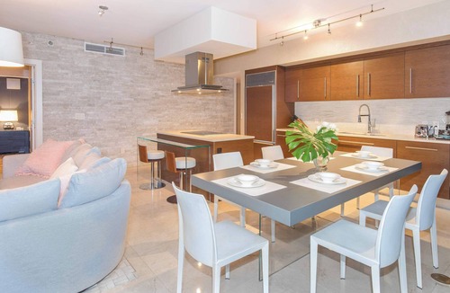 Downtown Miami Apartment | Spacious Brickell Suite | Group & Couple Ready