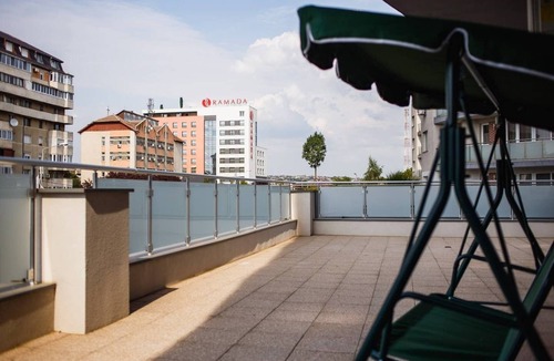 Oradea Apartment | Spacious & Bright 2 bedroom Central Apartment