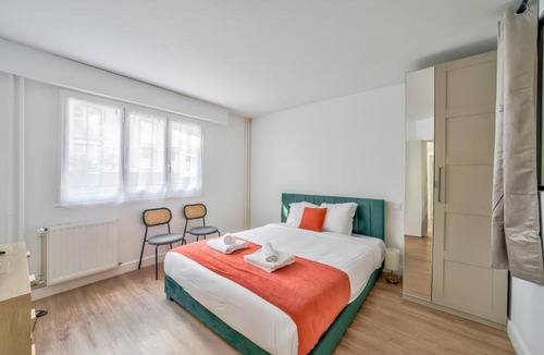 Grenelle Apartment | Spacious & Bright 2BR Apartment - Heart of 15th