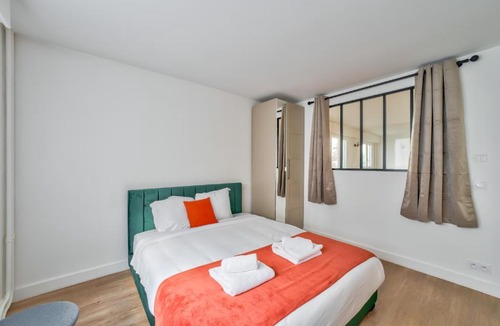 Grenelle Apartment | Spacious & Bright 2BR Apartment - Heart of 15th