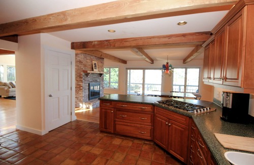 North Truro House | Spacious & Bright 3BD-Large Deck, A/C, Close to Coast Guard Beach & Highland Light