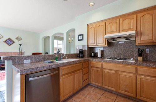 The Villas House | Spacious & Bright 4BD at Santana Row Near Apple HQ