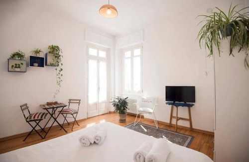Roreto House | Spacious bright and quiet house with garden in Bra