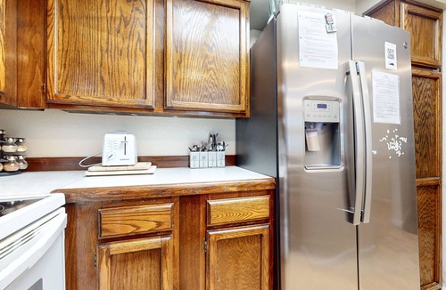 Mammoth Lakes Condo | Spacious & Bright Condo with Air Conditioning! Near Walking/Biking Trails
