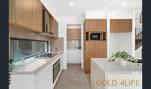 Clyde House | Spacious, Bright Clyde Stay Near Parks & Shop
