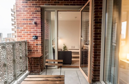 Abbey Wood Apartment | Spacious Bright Flat 20 Mins To Central London - Pass the Keys