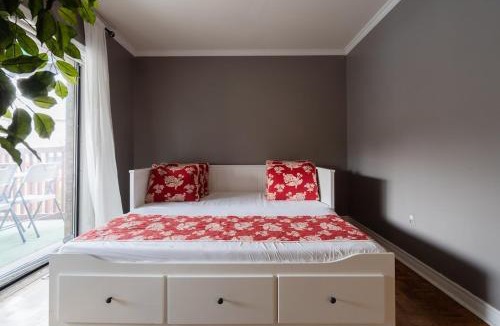 Woodbridge House | Spacious Bright Home In Woodbridge
