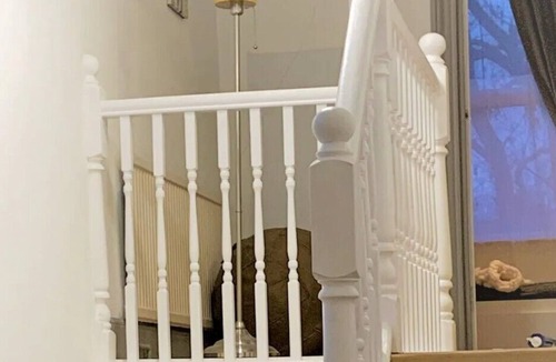 Glyndon Apartment | Spacious Bright Modern 2 Bedroom Split Level Flat