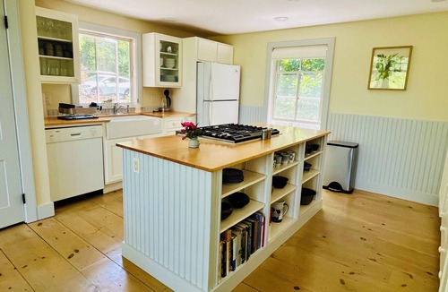 Penobscot House | Spacious, bright, oceanfront house on the Blue Hill Peninsula.