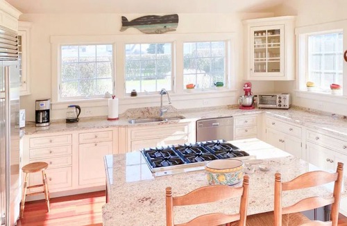 Siasconset House | Spacious, bright Sconset home (4 bedroom)