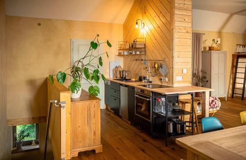 Rognitz Apartment | Spacious, bright studio with a view of nature