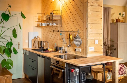 Rognitz Apartment | Spacious, bright studio with a view of nature