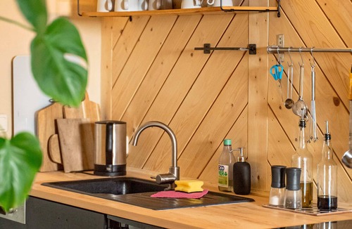 Rognitz Apartment | Spacious, bright studio with a view of nature