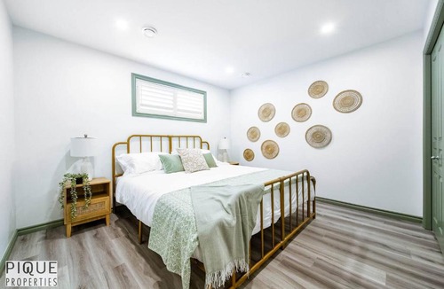 Southwest Edmonton Apartment | Spacious Bright Suite - Sleeps 4 - King Bed - NFLX