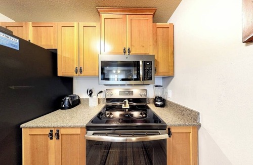 Copper Mountain Village Condo | Spacious & Bright Condo W/Shared Pool, Easy Ski Access & Free WiFi