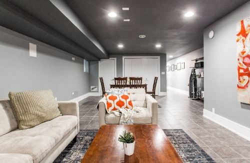 Grand Boulevard Apartment | Spacious Bronzeville Gem Garden lvl Near Downtown, University of Chicago, Museum