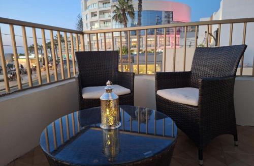 Qawra House | Spacious Bugibba Seafront Villa Free Parking & WiFi